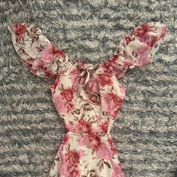 Elegant Pink Floral High-Low Hollow-Back Maxi Dress in Pink, Size XS - Picture 3 of 10